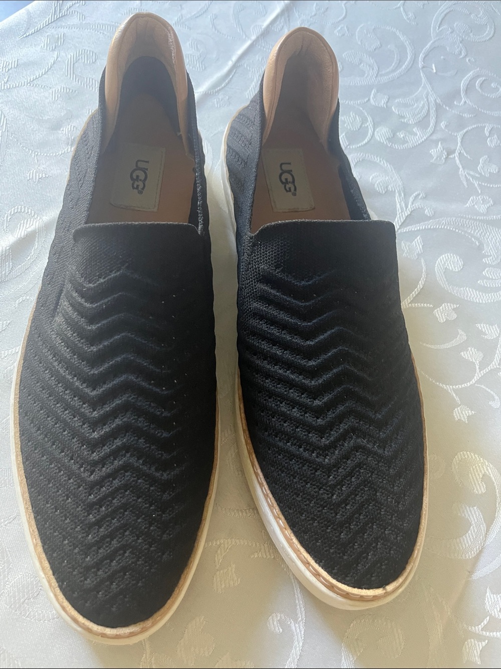 Ugg Sammy Knit Chevron Sneakers Women's Size 12 Black